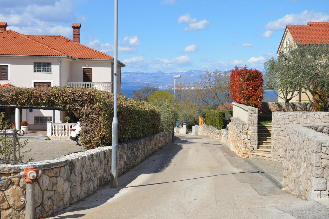 Rova Apartment Malinska Bagian luar foto
